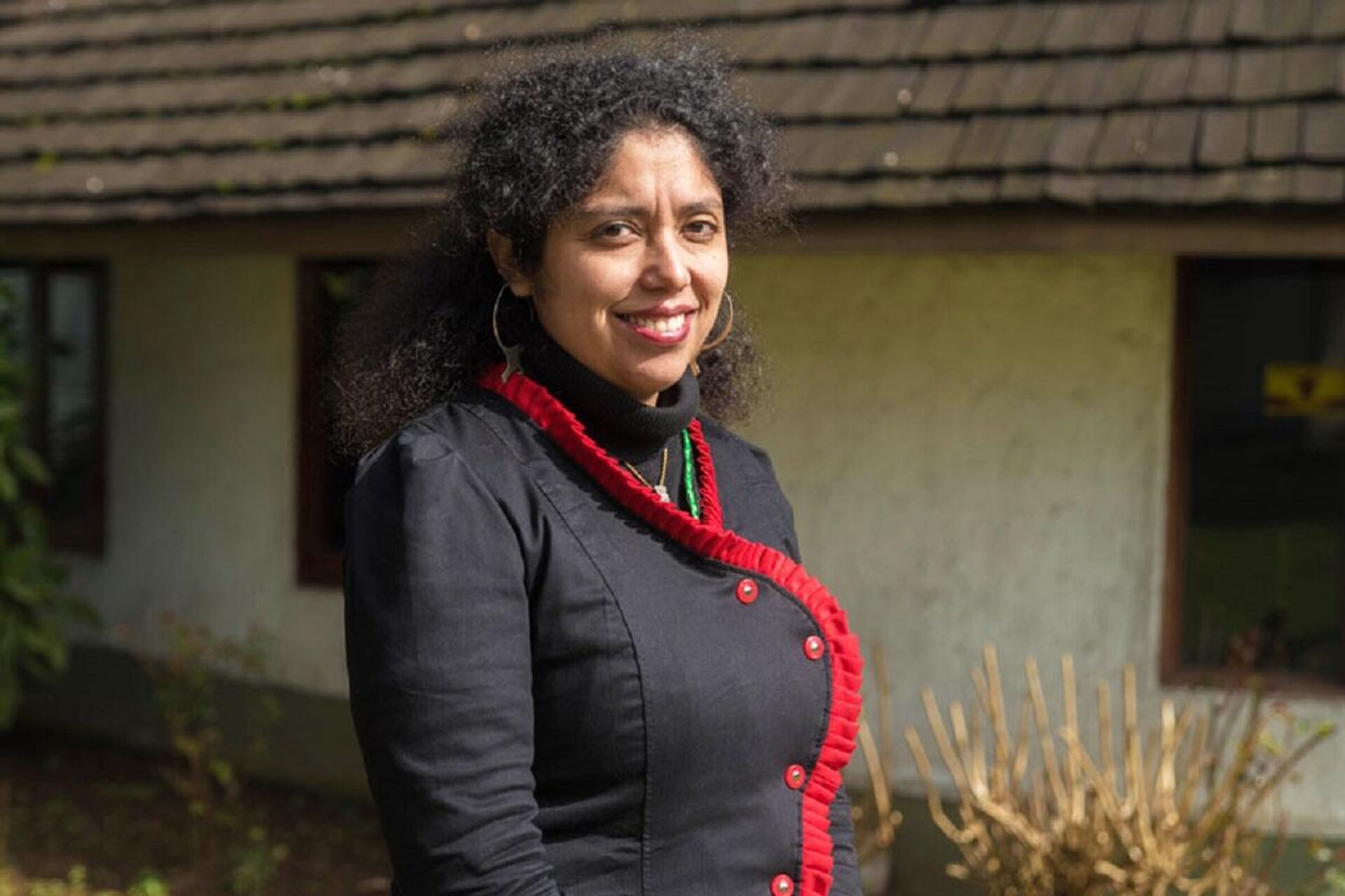 Natalia Caniguan, activista mapuche, académica y directora del Instituto de Estudios Indígenas e Interculturales de la Universidad de la Frontera - Sputnik Mundo, 1920, 16.10.2021