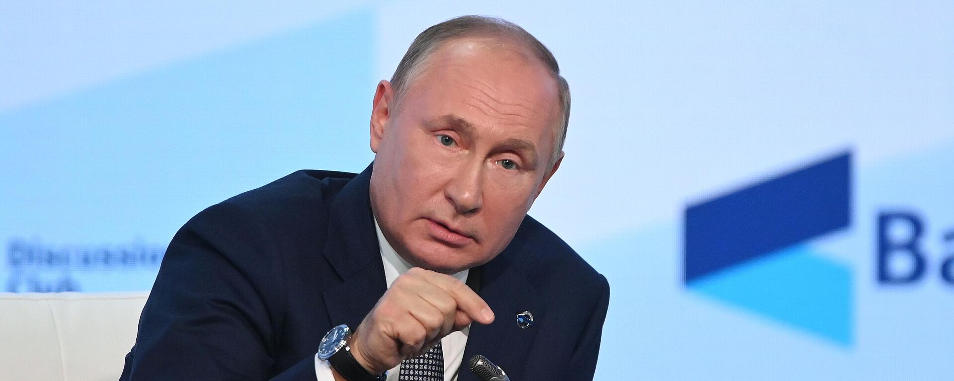 Vladímir Putin, presidente de Rusia, durante su intervención en el Club Internacional Valdái en Sochi (Rusia), el 21 de octubre del 2021 - Sputnik Mundo, 1920, 21.10.2021