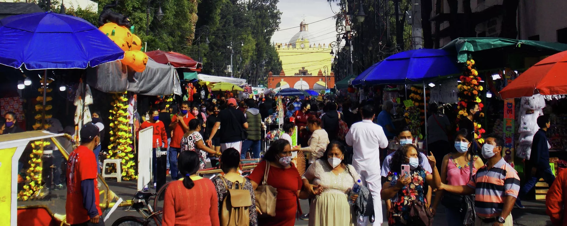 Un mercado ambulante en la Ciudad de México - Sputnik Mundo, 1920, 29.03.2024