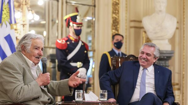 José Pepe Mujica y Alberto Fernández en la Casa Rosada - Sputnik Mundo