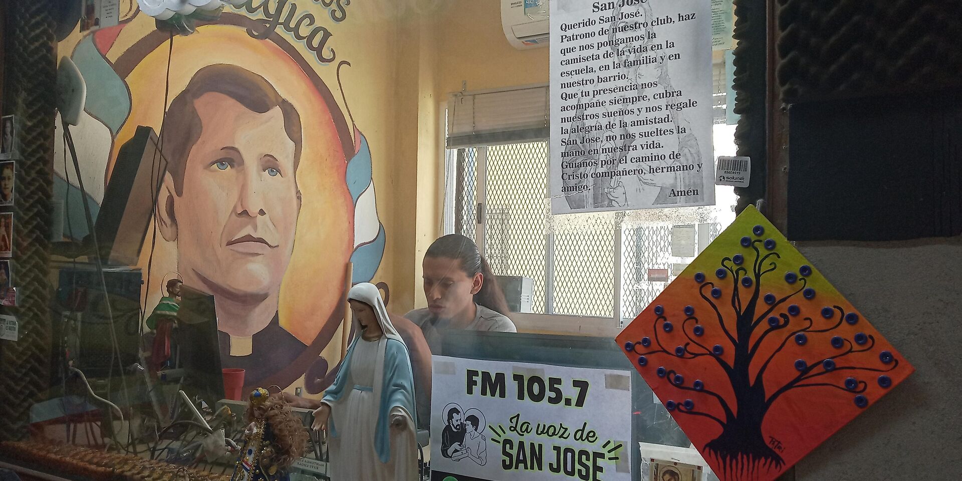 Radio San José con un mural de Carlos Mugica - Sputnik Mundo, 1920, 28.10.2021