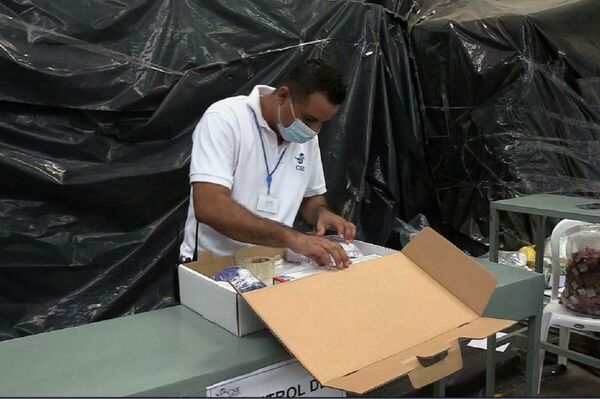 Control de caldiad de maletas electorales en Nicaragua - Sputnik Mundo