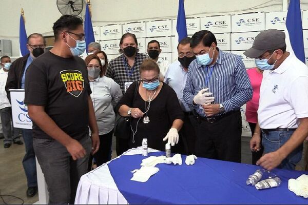 Prueba de tinta indeleble para las elecciones en Nicaragua - Sputnik Mundo