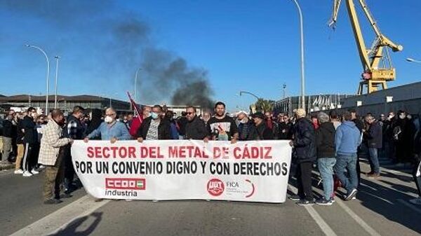 Una protesta en Cádiz de los trabajadores del metal - Sputnik Mundo