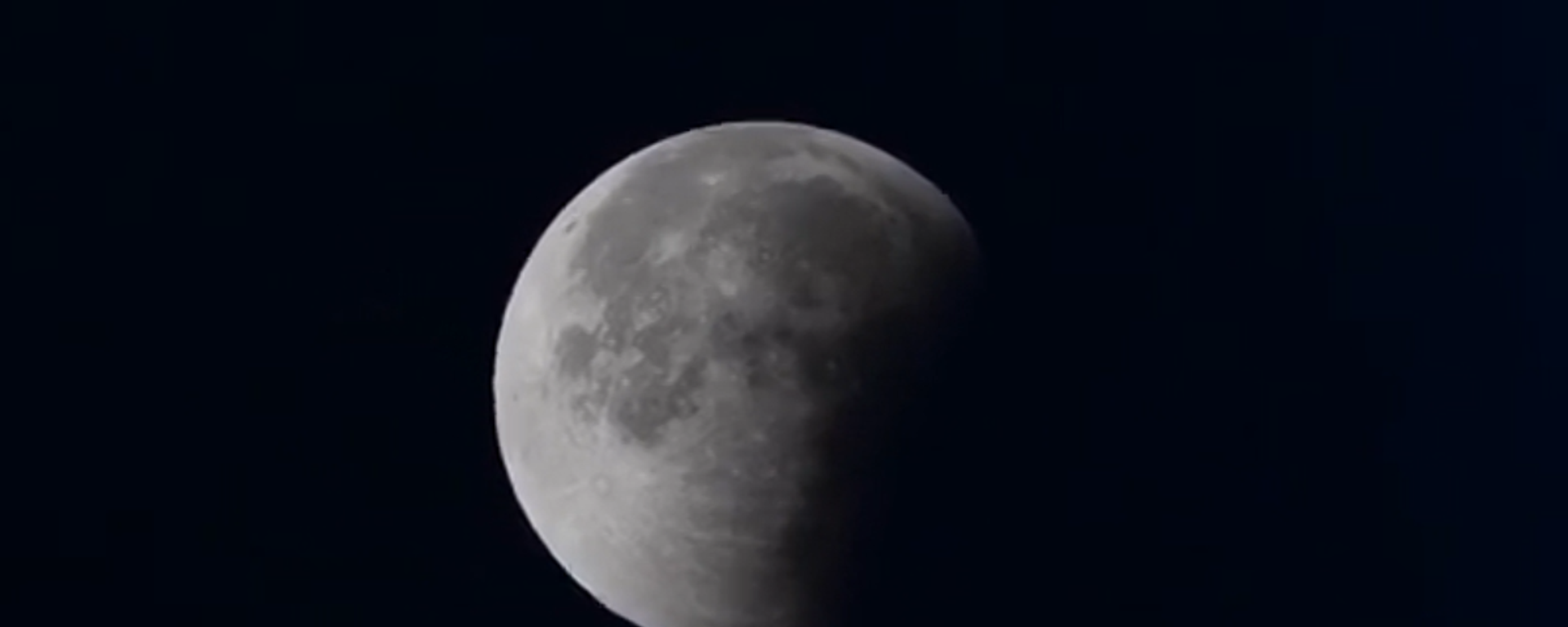 El histórico eclipse lunar visto por los ojos de un cosmonauta - Sputnik Mundo, 1920, 22.11.2021