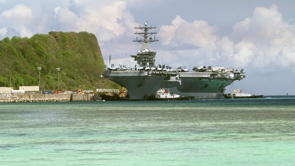 El portaaviones de propulsión nuclear USS Nimitz (CVN 68) atraca en el puerto de Apra, Guam - Sputnik Mundo