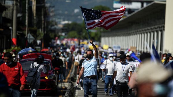 Marcha opositora en El Salvador - Sputnik Mundo