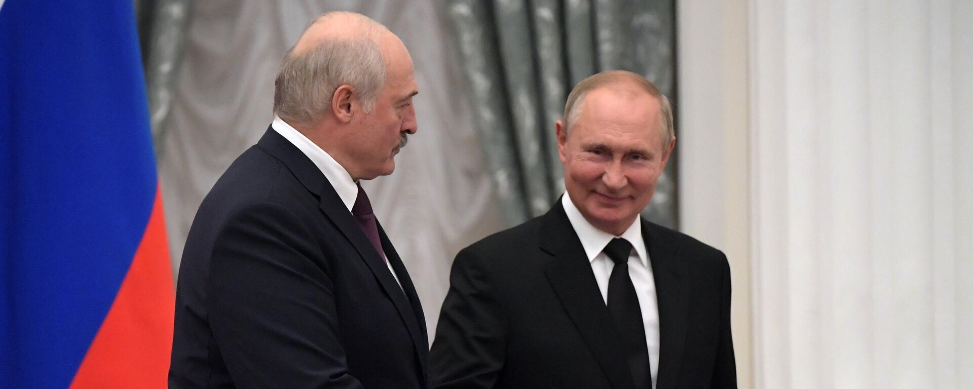 El presidente de Bielorrusia, Alexandr Lukashenko, y el presidente de Rusia, Vladímir Putin - Sputnik Mundo, 1920, 18.02.2022
