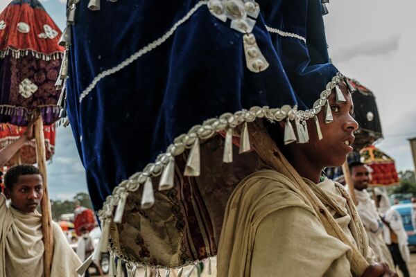 Una procesión en la víspera de Año Nuevo etíope, en la ciudad de Mekele, Etiopía, el 10 de septiembre de 2020 - Sputnik Mundo