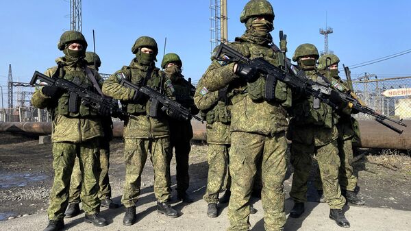 Las fuerzas de paz rusas de la Organización del Tratado de Seguridad Colectiva vigilan una zona de Kazajistán - Sputnik Mundo