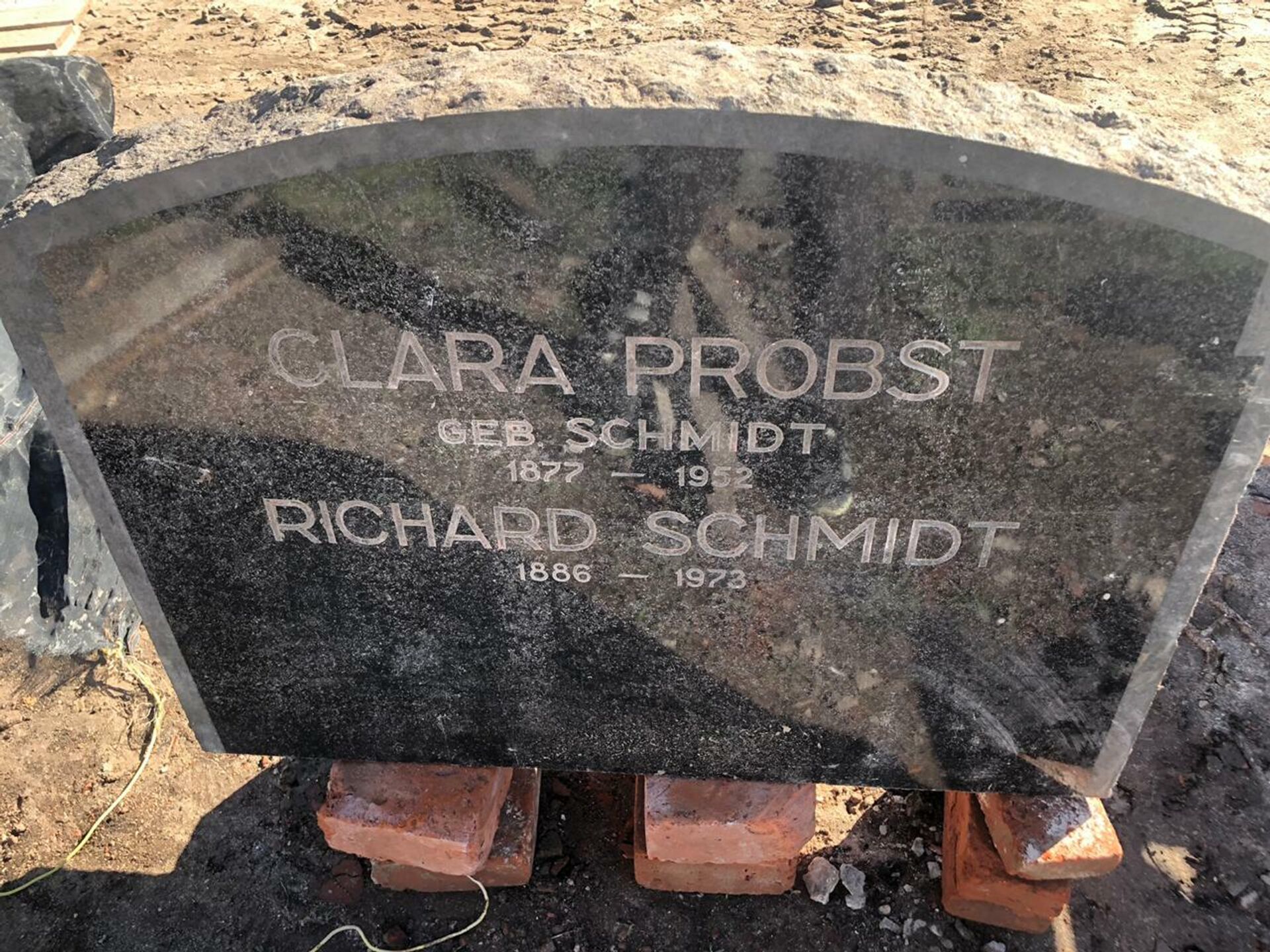 Lápida  de Clara Probst y Richard Schmidt - Sputnik Mundo, 1920, 19.01.2022