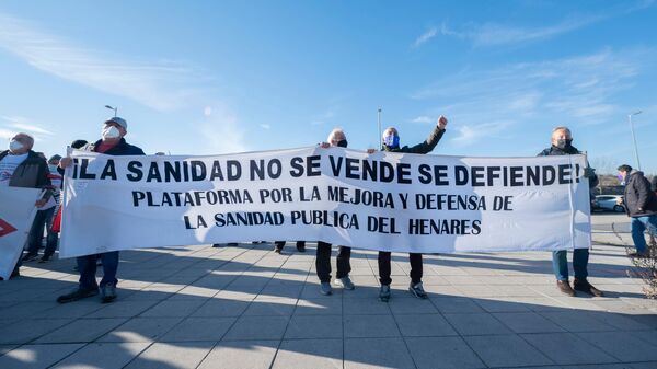 Grupos de personas se manifiestan a favor de la sanidad pública en Madrid. Coslada, Madrid, 18 enero de 2022 - Sputnik Mundo