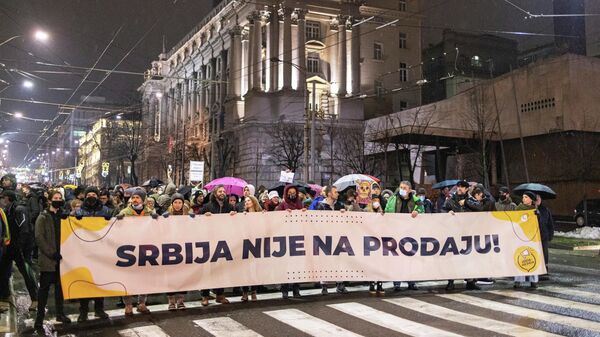 Las protestas en Serbia - Sputnik Mundo
