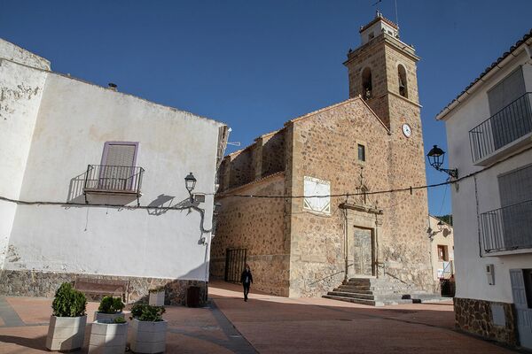 Iglesia de Torralba del Pinar, en la provincia de Castellón y parte de la Ruta 99  - Sputnik Mundo