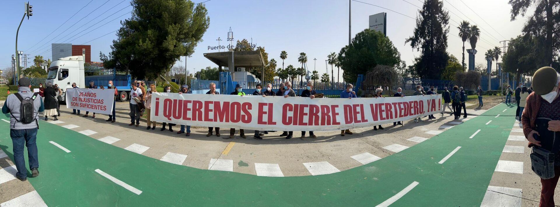 Protesta de vecinos y entidades de Nerva ante la llegada del cargamento en Puerto de Sevilla - Sputnik Mundo, 1920, 01.02.2022