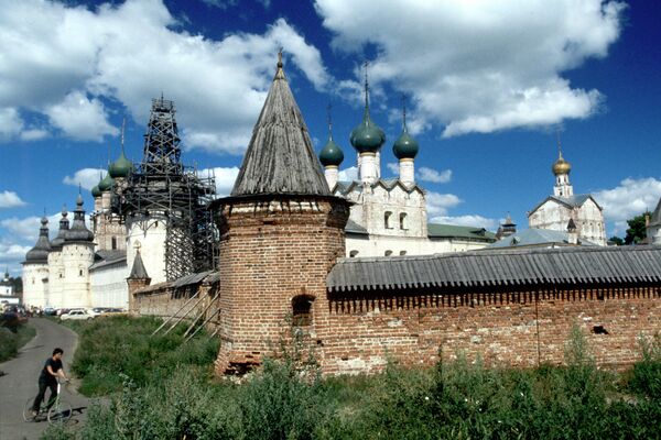 Vista al Kremlin de Rostov desde el lago Nero, Rusia - Sputnik Mundo