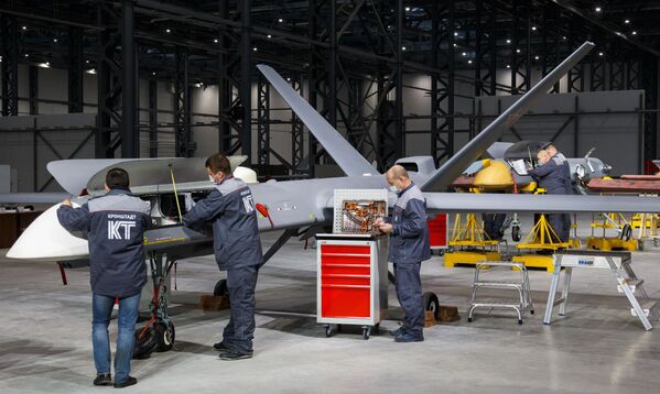 Esta será la primera planta de Rusia que se dedicará a la fabricación en serie de drones de gran tamaño. - Sputnik Mundo