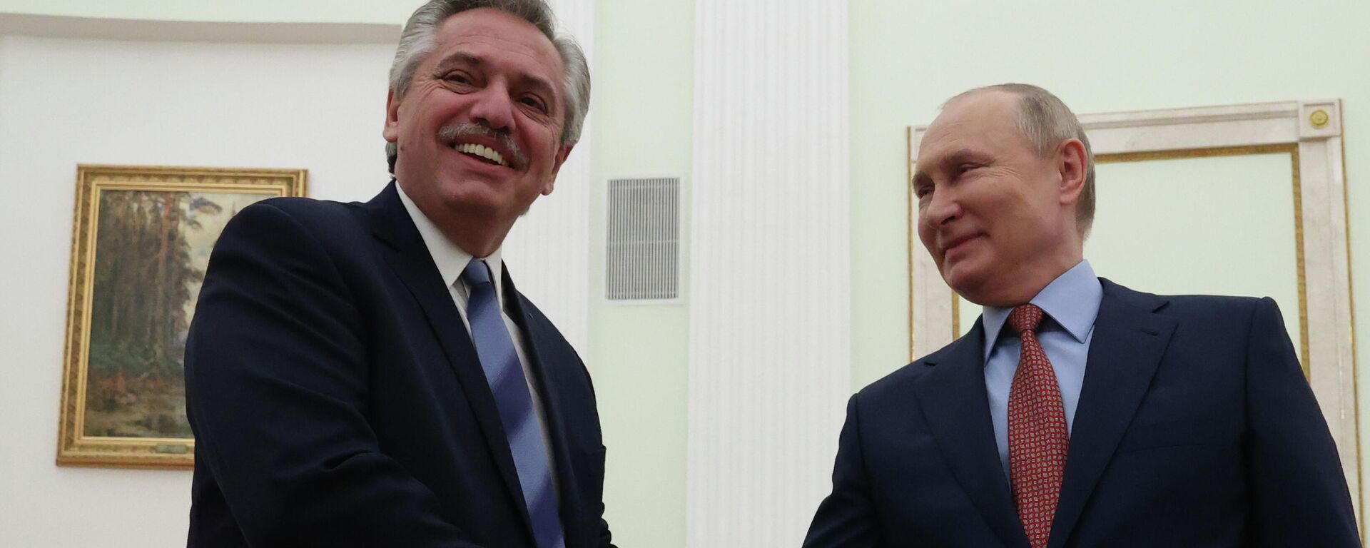 El presidente ruso, Vladímir Putin, discutió en una reunión con su homólogo argentino, Alberto Fernández - Sputnik Mundo, 1920, 21.09.2022