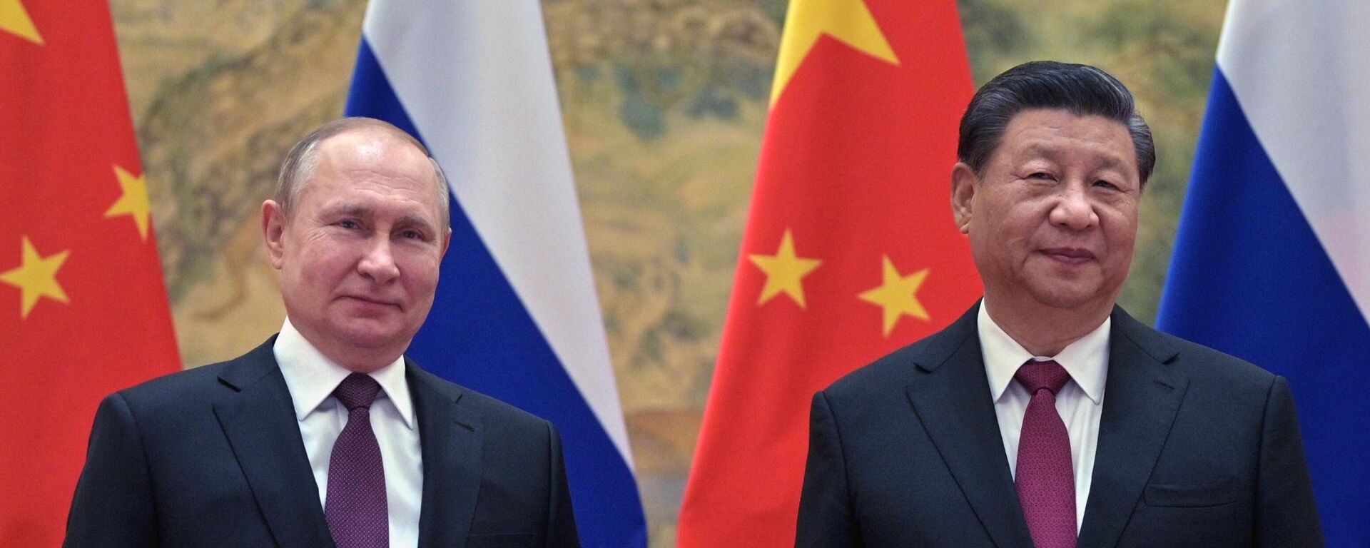 El presidente de Rusia, Vladímir Putin, llegó a Pekín para reunirse con su homólogo chino, Xi Jinping - Sputnik Mundo, 1920, 25.02.2022