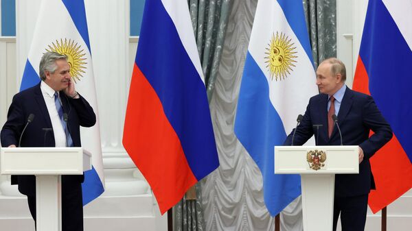 Los presidentes de Rusia, Vladímir Putin, y de Argentina, Alberto Fernández - Sputnik Mundo