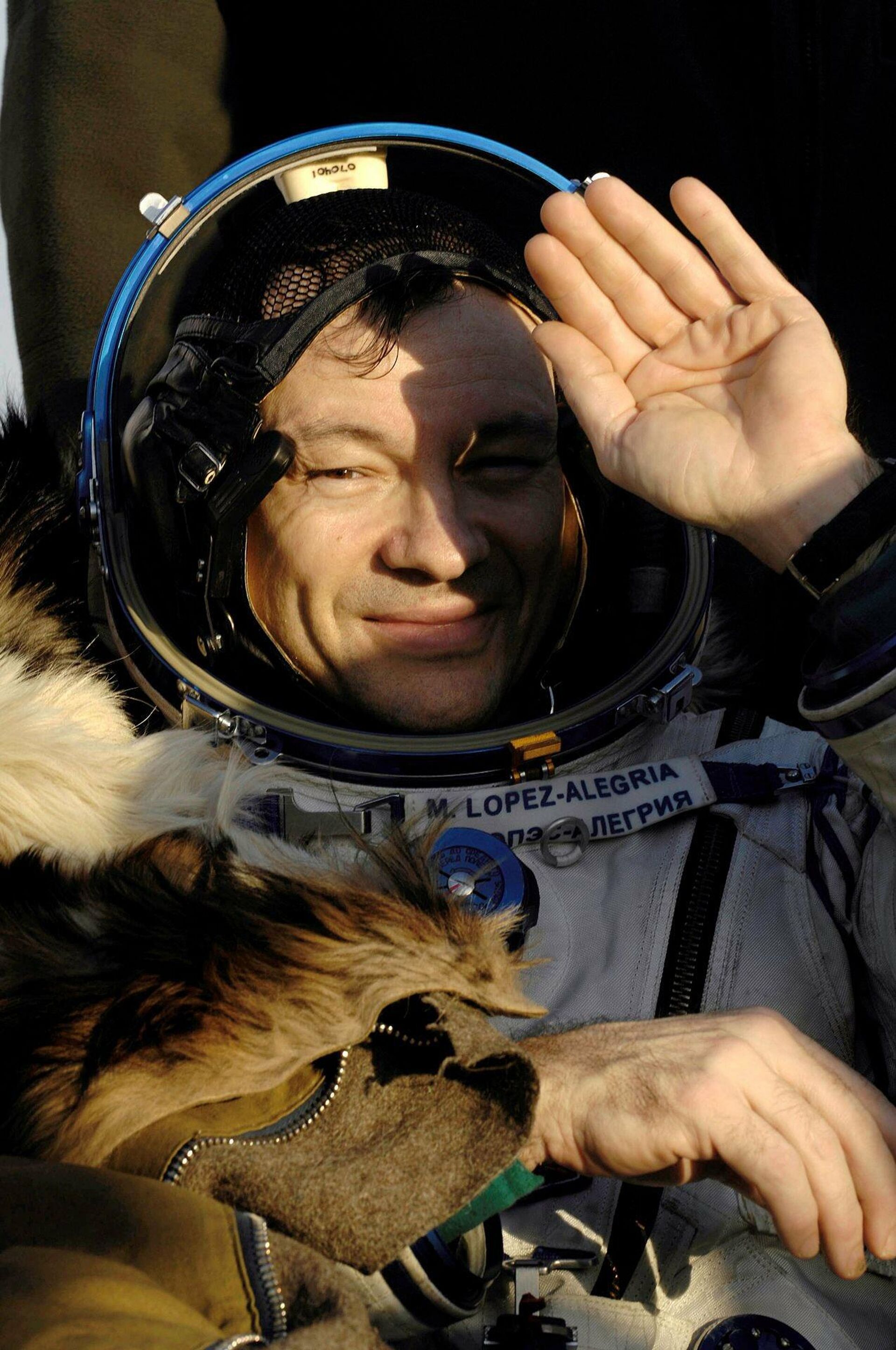 Michael López-Alegría, tras regresar de una misión a bordo de una nave rusa Soyuz - Sputnik Mundo, 1920, 04.02.2022