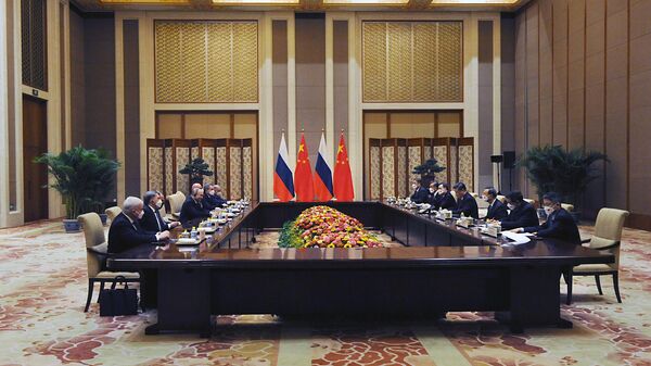 La reunión entre el presidente ruso, Vladímir Putin y el presidente chino Xi Jinping - Sputnik Mundo