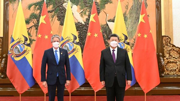El presidente de Ecuador, Guillermo Lasso, con su homólogo chino, Xi Jinping - Sputnik Mundo