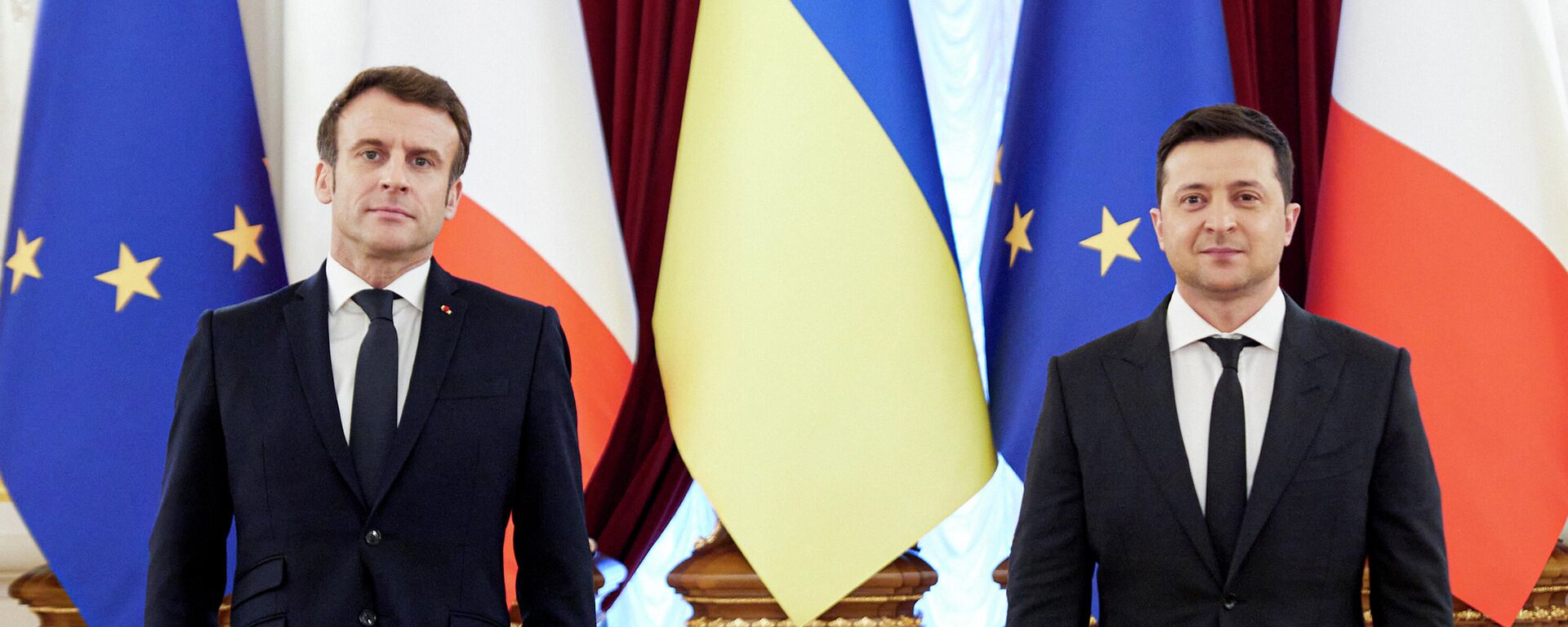 El presidente de Francia, Emmanuel Macron y su homólogo de Ucrania, Volodímir Zelenski - Sputnik Mundo, 1920, 17.03.2023