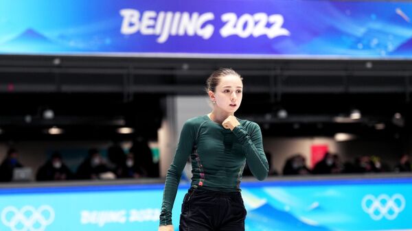 Kamila Valíeva en los JJOO de Pekín - Sputnik Mundo