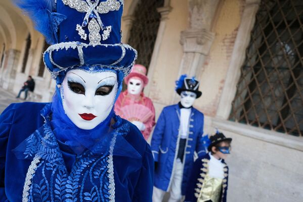 La historia del Carnaval de Venecia se remonta al menos al siglo XIV. En su forma actual existe desde hace unos 100 años. - Sputnik Mundo