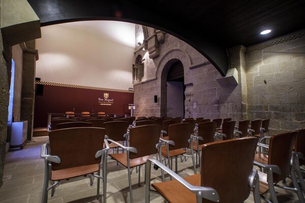 Salón de eventos situado en la iglesia de San Miguel de Uncastillo (Zaragoza) - Sputnik Mundo