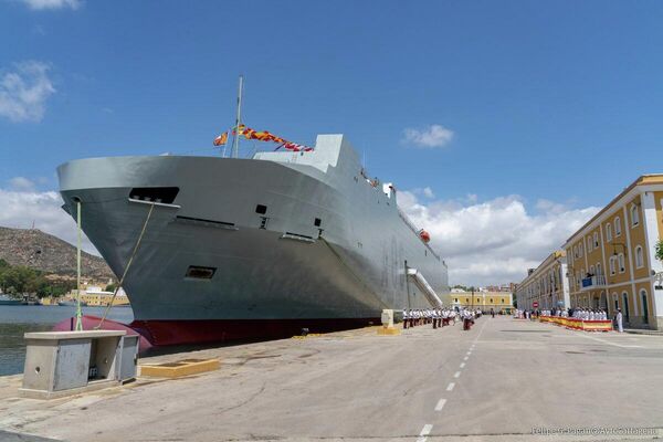 El buque de transporte logístico Ysabel, atracado en Cartagena - Sputnik Mundo