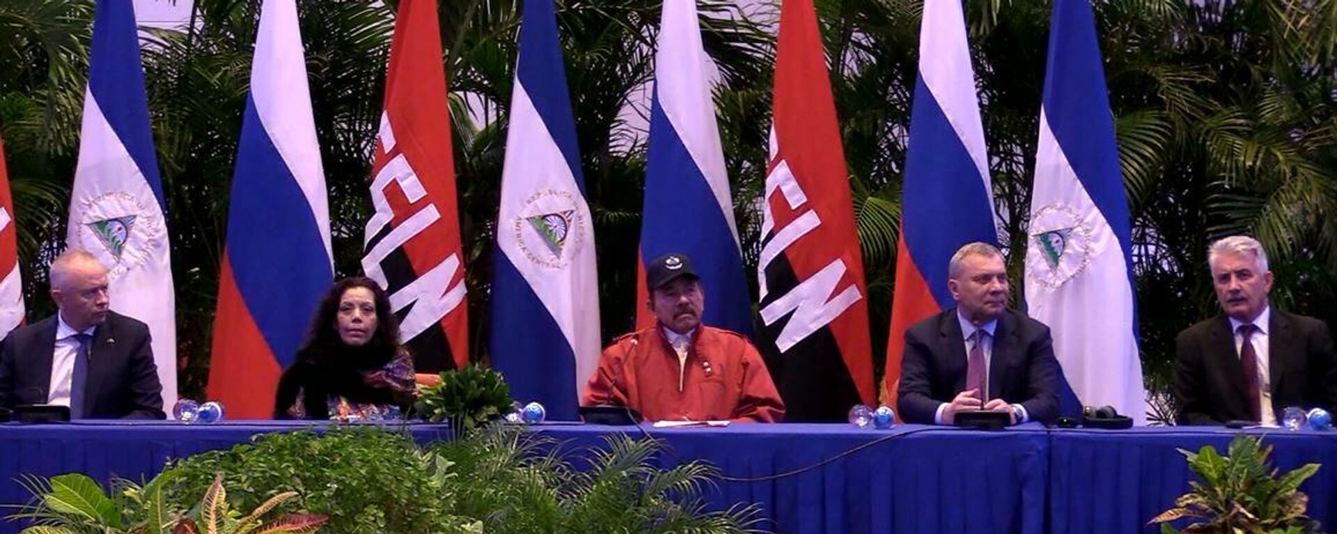 El presidente de Nicaragua, Daniel Ortega, se reúne con el vice primer ministro de Rusia, Yuri Borísov  - Sputnik Mundo, 1920, 18.02.2022