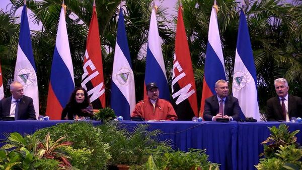 El presidente de Nicaragua, Daniel Ortega, se reúne con el vice primer ministro de Rusia, Yuri Borísov  - Sputnik Mundo