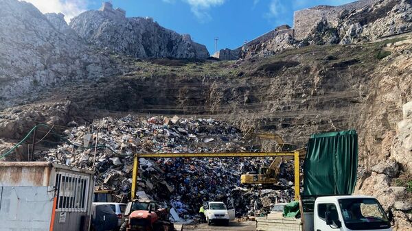 Acumulación de los residuos en el este del peñón de Gibraltar - Sputnik Mundo