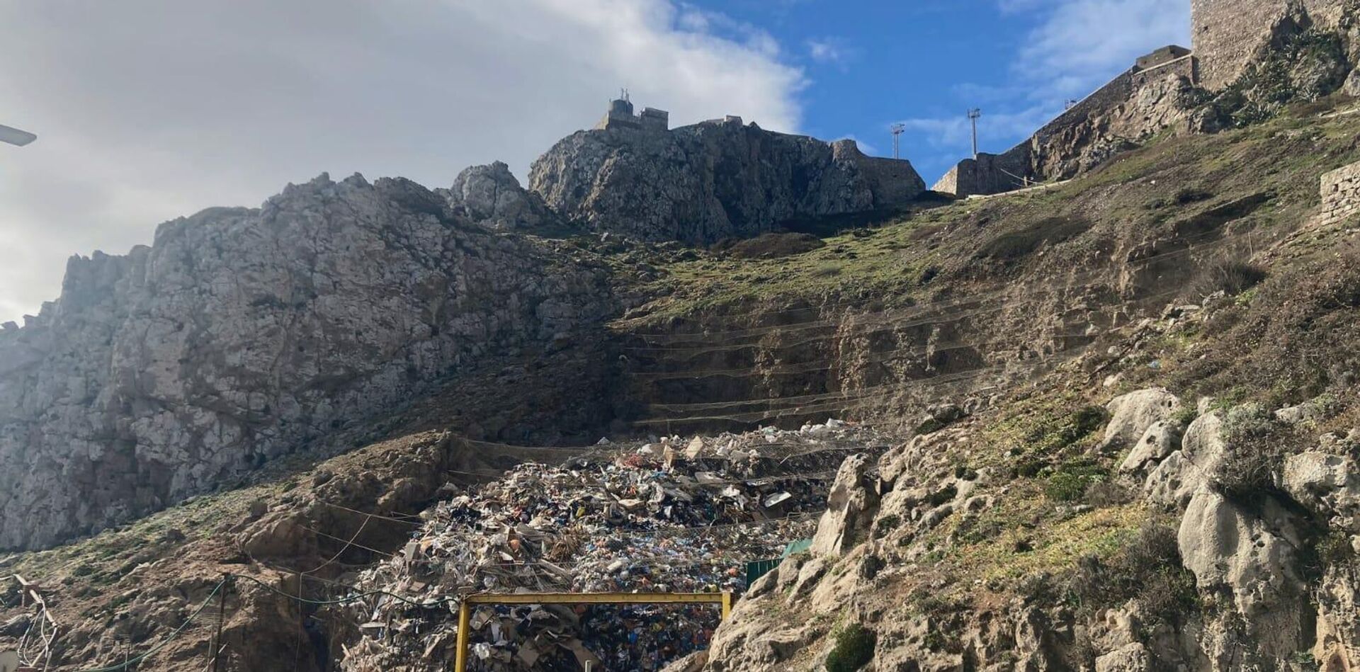 Acumulación de los residuos en el este del peñón de Gibraltar - Sputnik Mundo, 1920, 18.02.2022