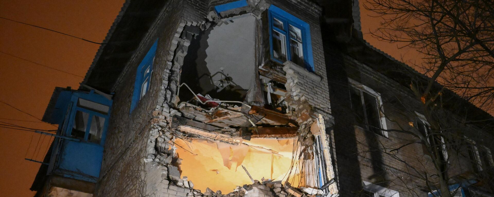 Un edificio destruido en Donetsk, imagen ilustrativa - Sputnik Mundo, 1920, 27.02.2022