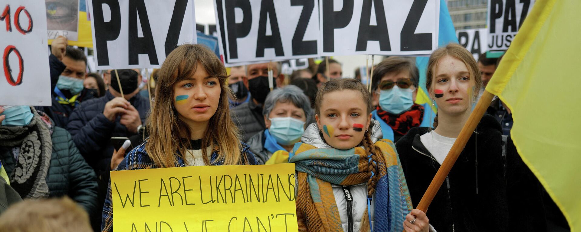 Una manifestación en apoyo a Ucrania en Madrid, el 27 de febrero de 2022 - Sputnik Mundo, 1920, 27.02.2022