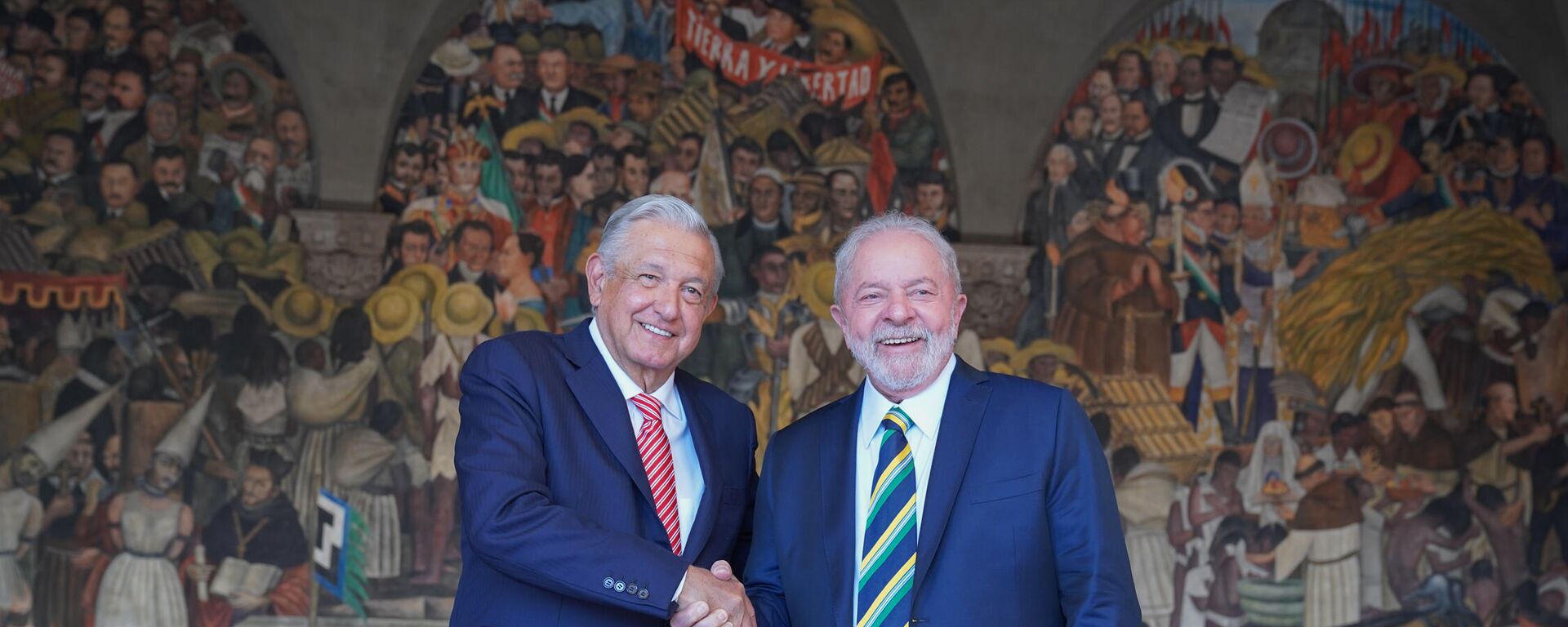 El presidente de México, Andrés Manuel López Obrador, y el expresidente Luiz Inácio Lula da Silva - Sputnik Mundo, 1920, 07.04.2023