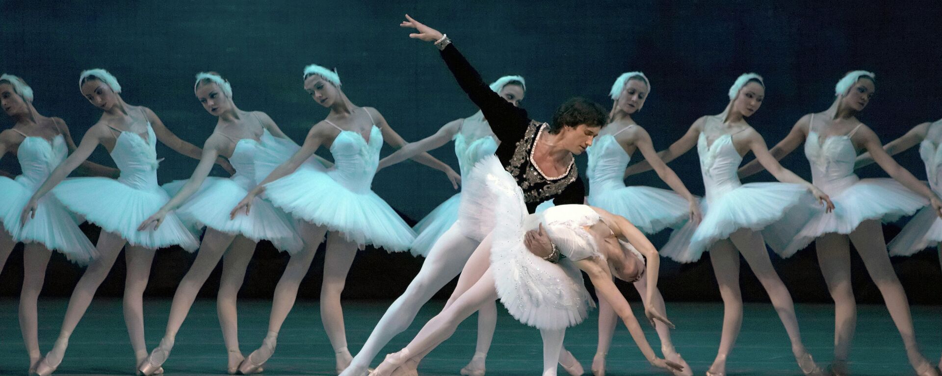 'El lago de los cisnes' en el Teatro Bolshoi - Sputnik Mundo, 1920, 07.06.2023