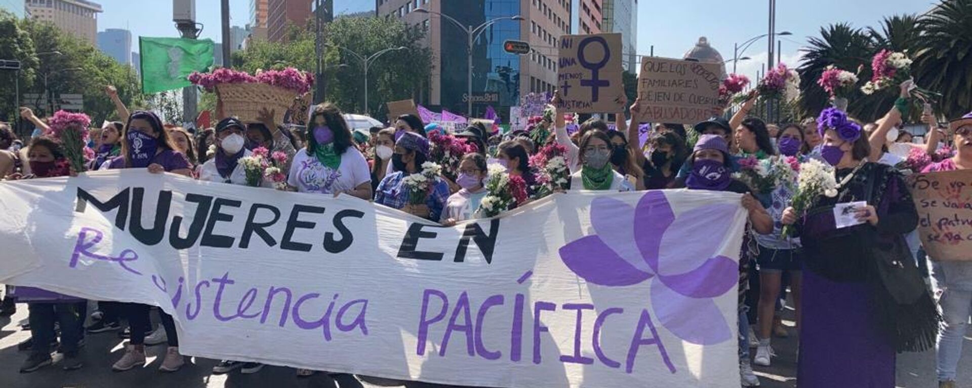 Mujeres toman las calles de la Ciudad de México por el 8M - Sputnik Mundo, 1920, 09.03.2022