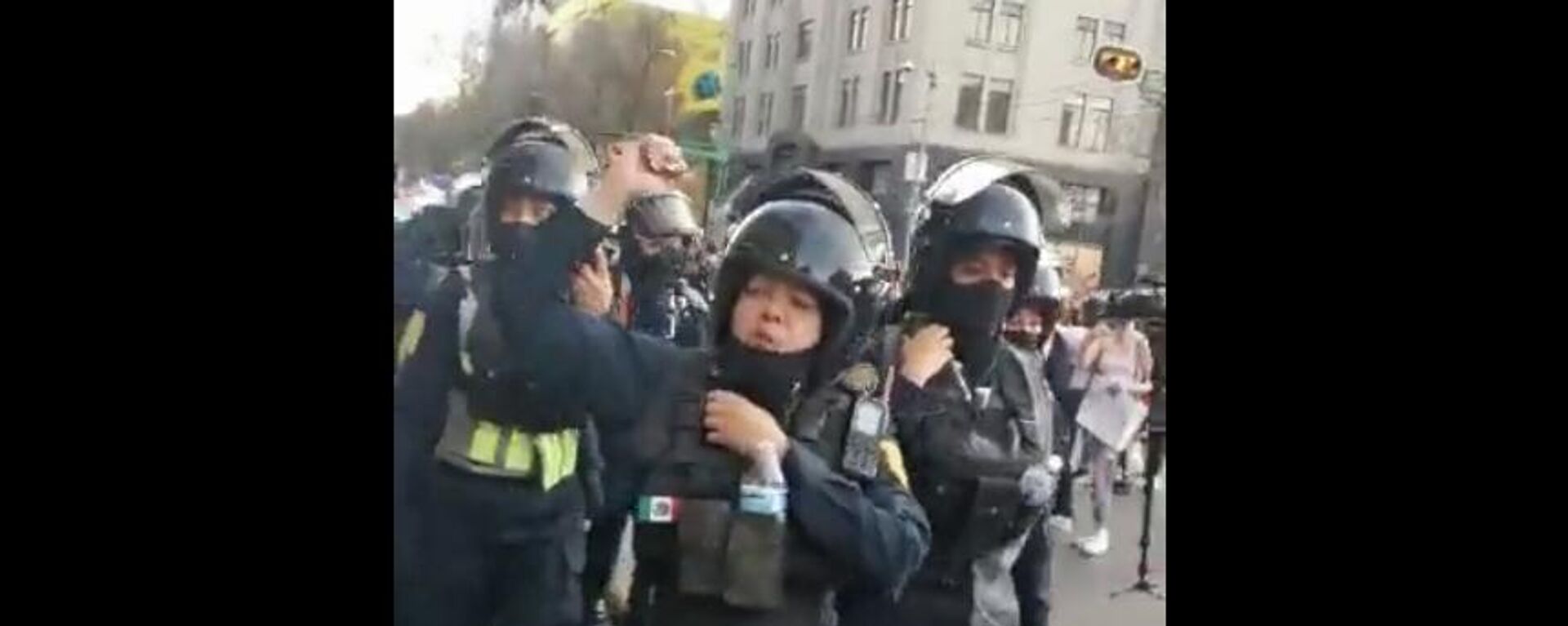 Policías mexicanas se unen a un contingente feminista en CDMX - Sputnik Mundo, 1920, 09.03.2022