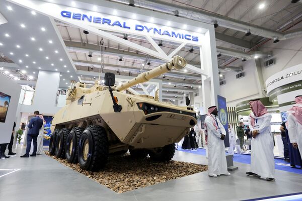 El stand de General Dynamics, uno de los mayores fabricantes militares y aeroespaciales del mundo en el World Defense Show 2022, en Riad. - Sputnik Mundo