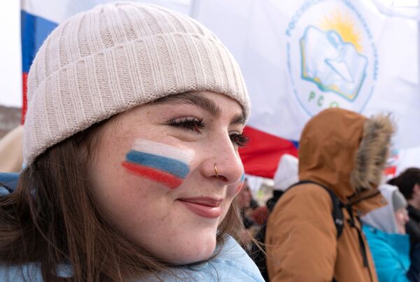 Participantes de la manifestación patriótica &#x27;¡Za Mir! Za Rossiyu! Za Presidenta!&#x27; (¡Por la paz! ¡Por Rusia! ¡Por el presidente!) en la ciudad de Petropavlovsk-Kamchatski. - Sputnik Mundo