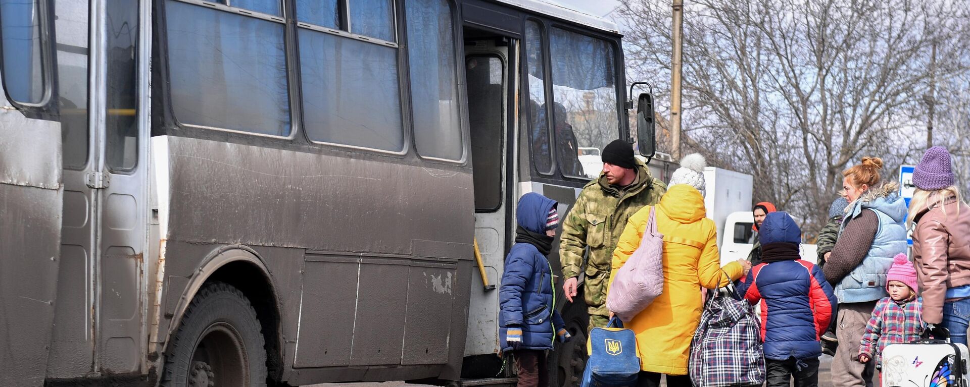 Evacuación de los habitantes de Mariúpol, organizada por el Servicio de Emergencias de la República Popular de Donetsk - Sputnik Mundo, 1920, 22.03.2022