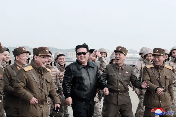 Este es el duodécimo lanzamiento de misiles por parte de Corea del Norte desde principios de 2022. - Sputnik Mundo