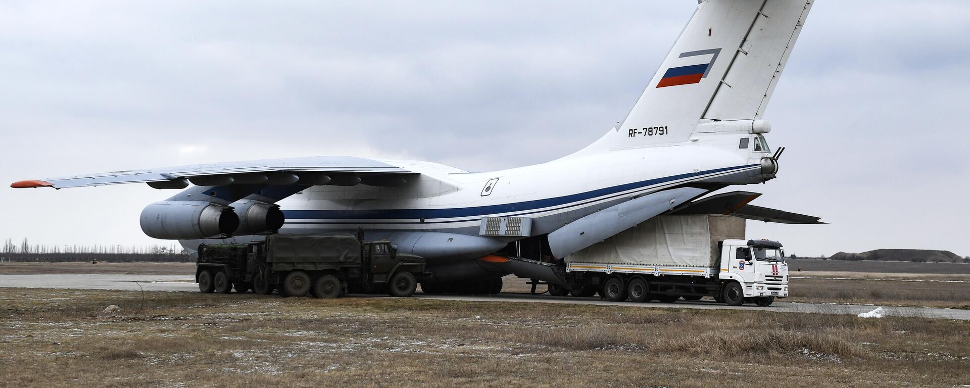 Los aviones Il-76 de la Fuerza Aérea rusa envian más de 70 toneladas de carga humanitaria para los civiles ucranianos - Sputnik Mundo, 1920, 27.03.2022