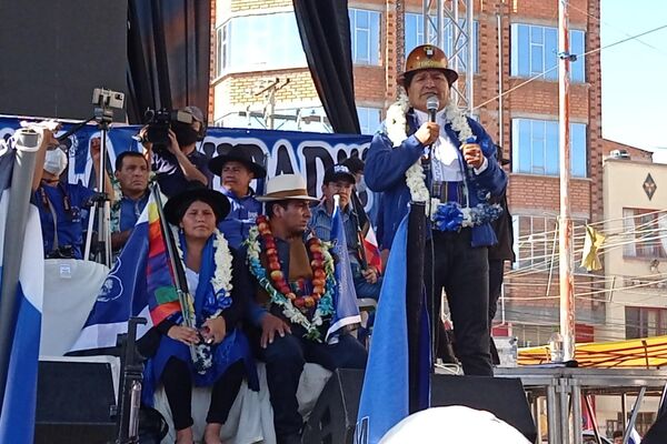 Evo Morales habla en Oruro durante la celebración de los 27 años del MAS - Sputnik Mundo