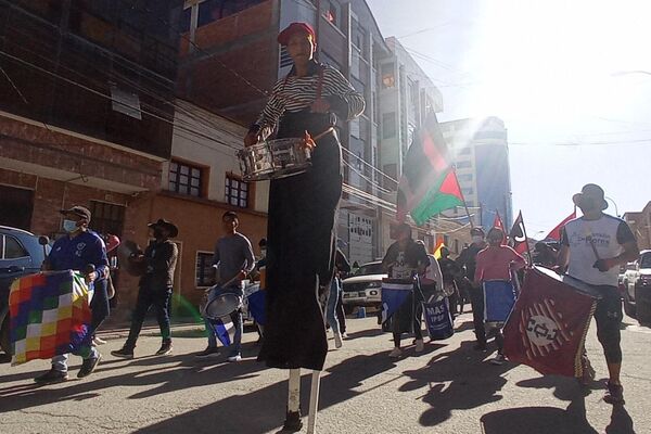 Celebración en Oruro por los 27 años del MAS - Sputnik Mundo