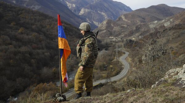 Un soldado de Armenia - Sputnik Mundo